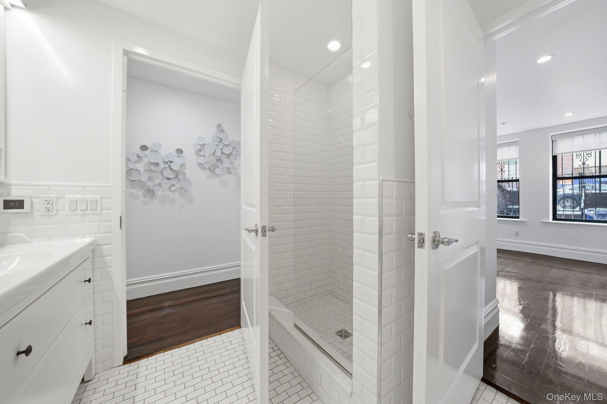 236 W 112th Street Unit 1, Manhattan NY 10026