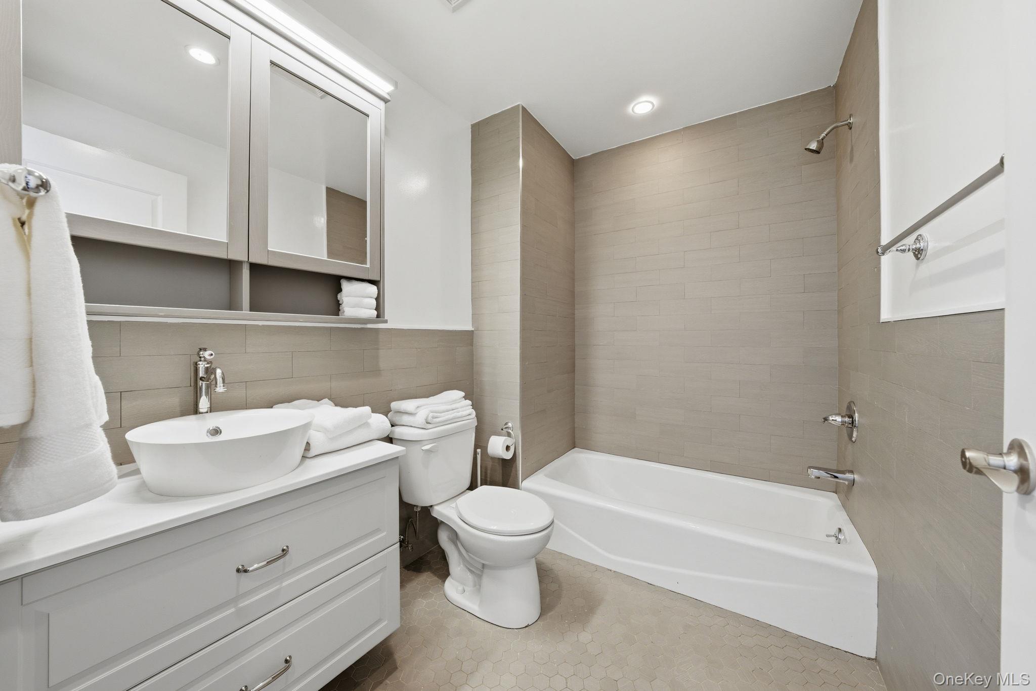 236 W 112th Street Unit 2, Manhattan NY 10026