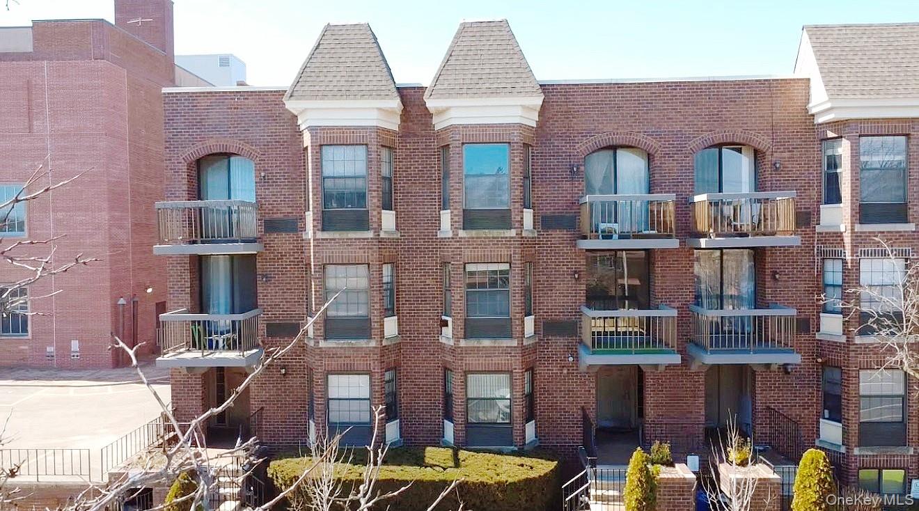 7124 164th Street Unit 2FL, Fresh Meadows NY 11365