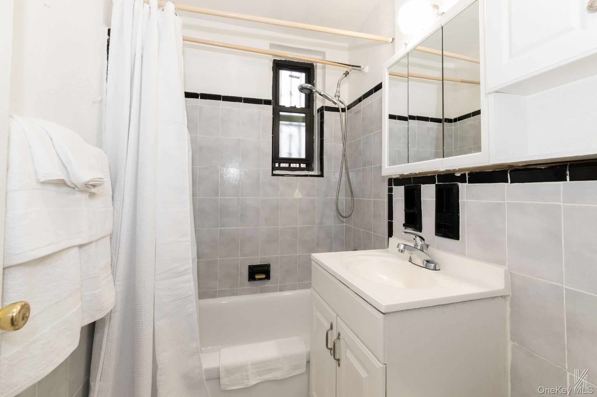 33-24 Junction Boulevard Unit 1R, Jackson Heights NY 11372