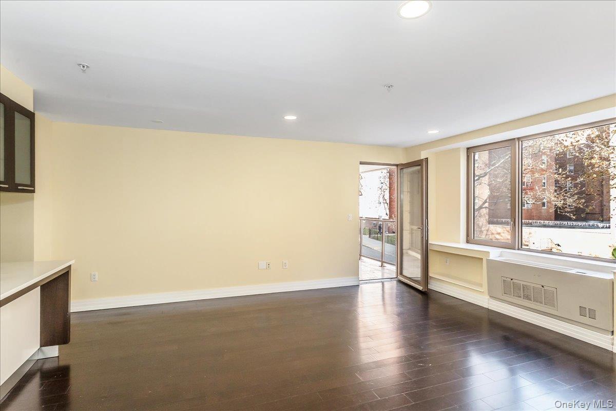 6405 Yellowstone Boulevard Unit 207, Forest Hills NY 11375