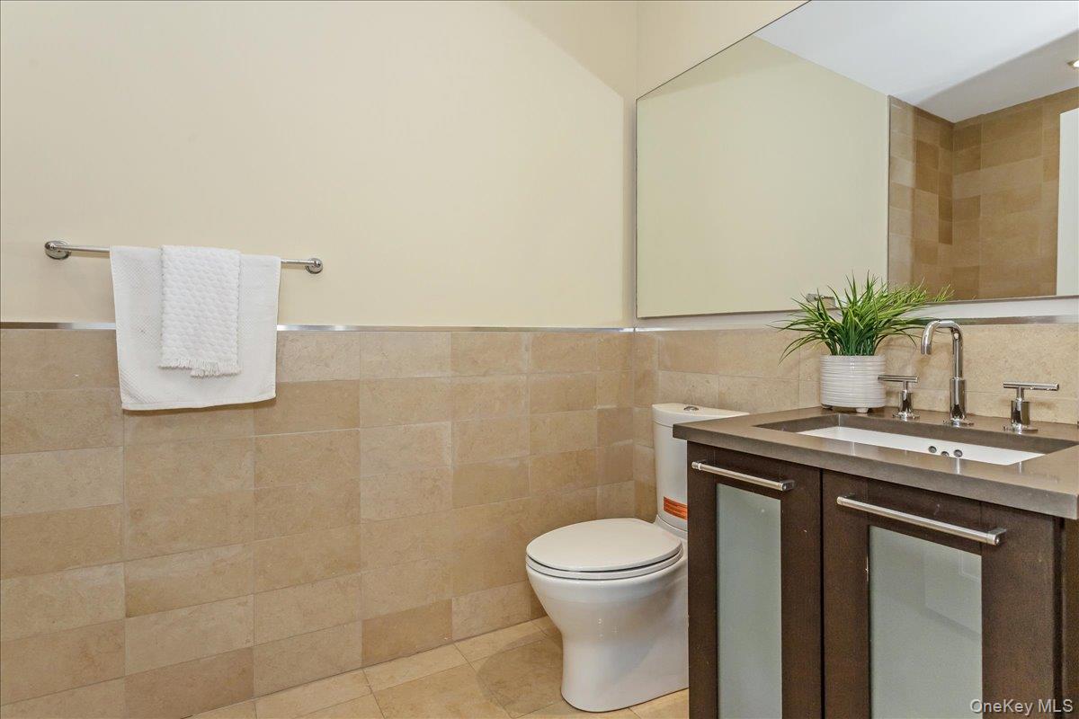 6405 Yellowstone Boulevard Unit 207, Forest Hills NY 11375