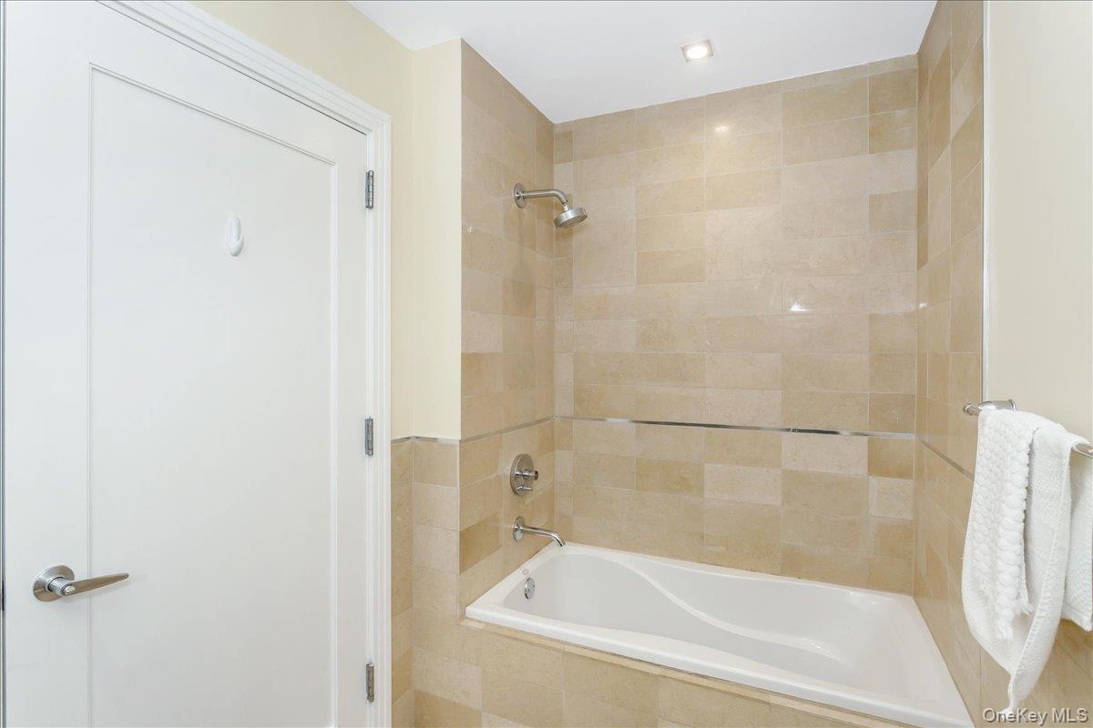 6405 Yellowstone Boulevard Unit 207, Forest Hills NY 11375