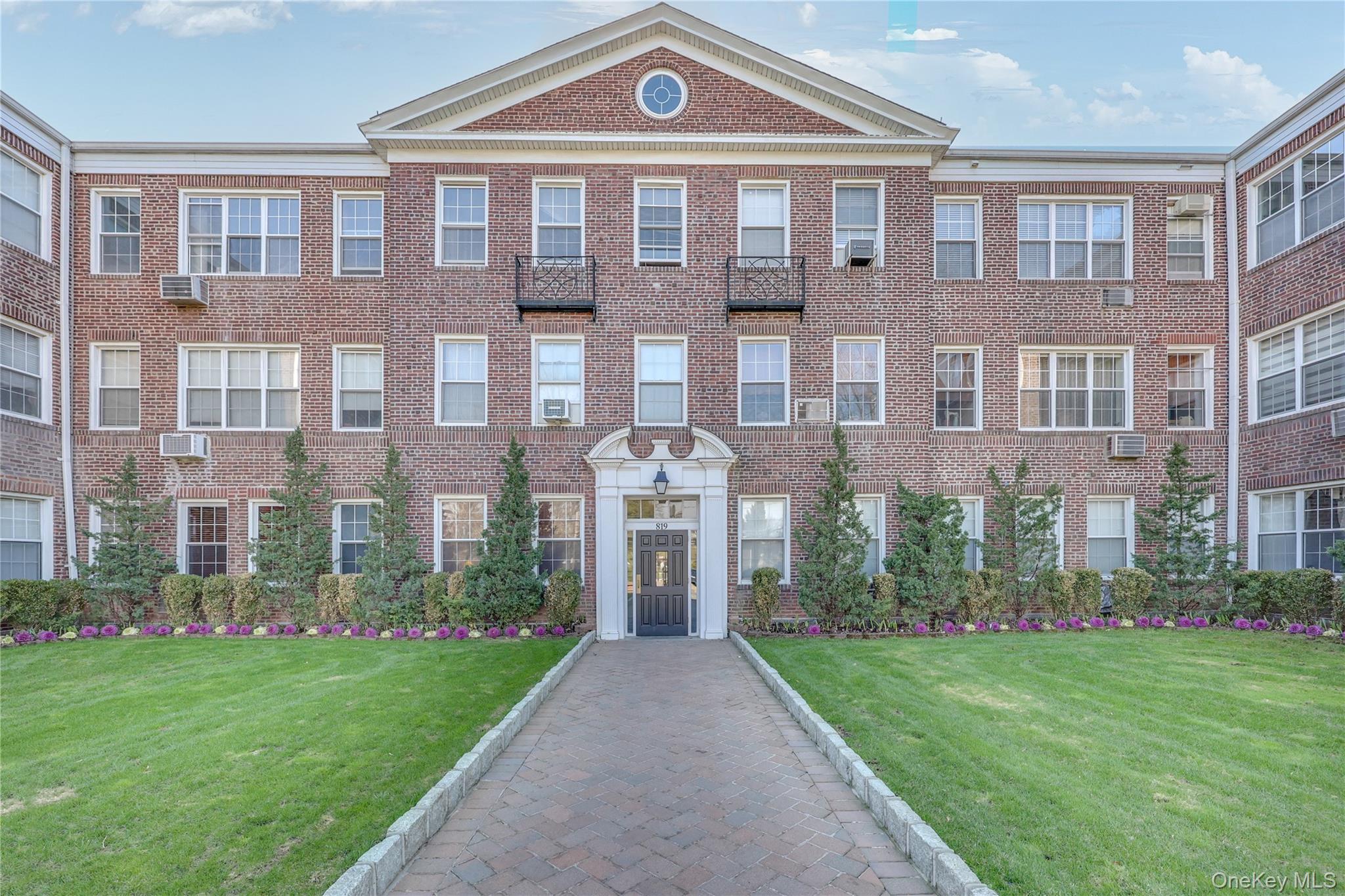 819 Broadway Unit 1-G, Woodmere NY 11598