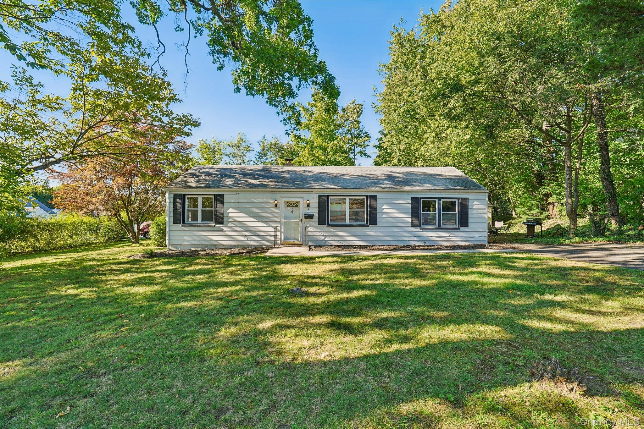 2 St Anthony Avenue, Nanuet NY 10954