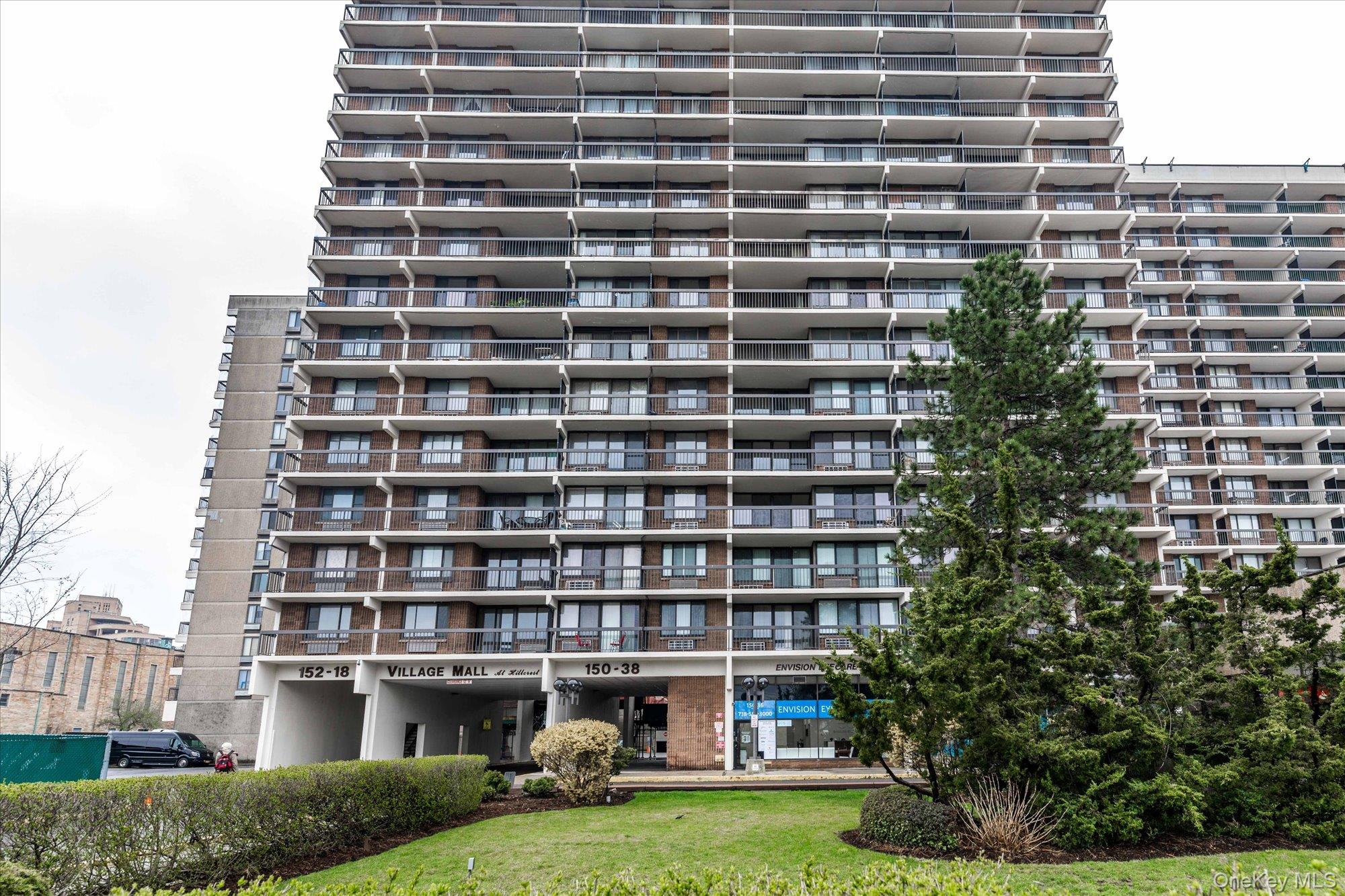 15038 Union Turnpike Unit 2H, Flushing NY 11367