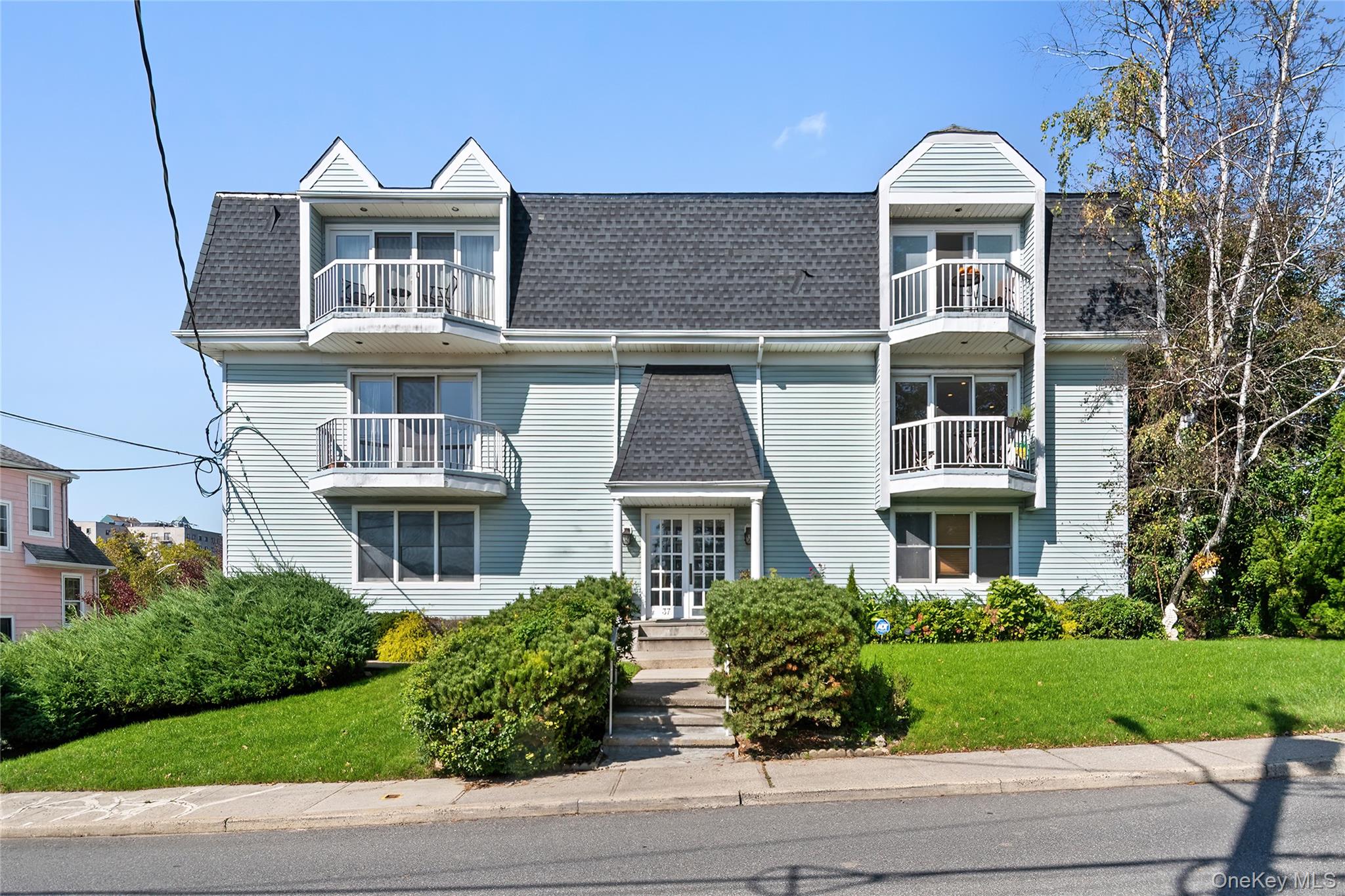 37 Harbor Lane Unit 2A, New Rochelle NY 10805