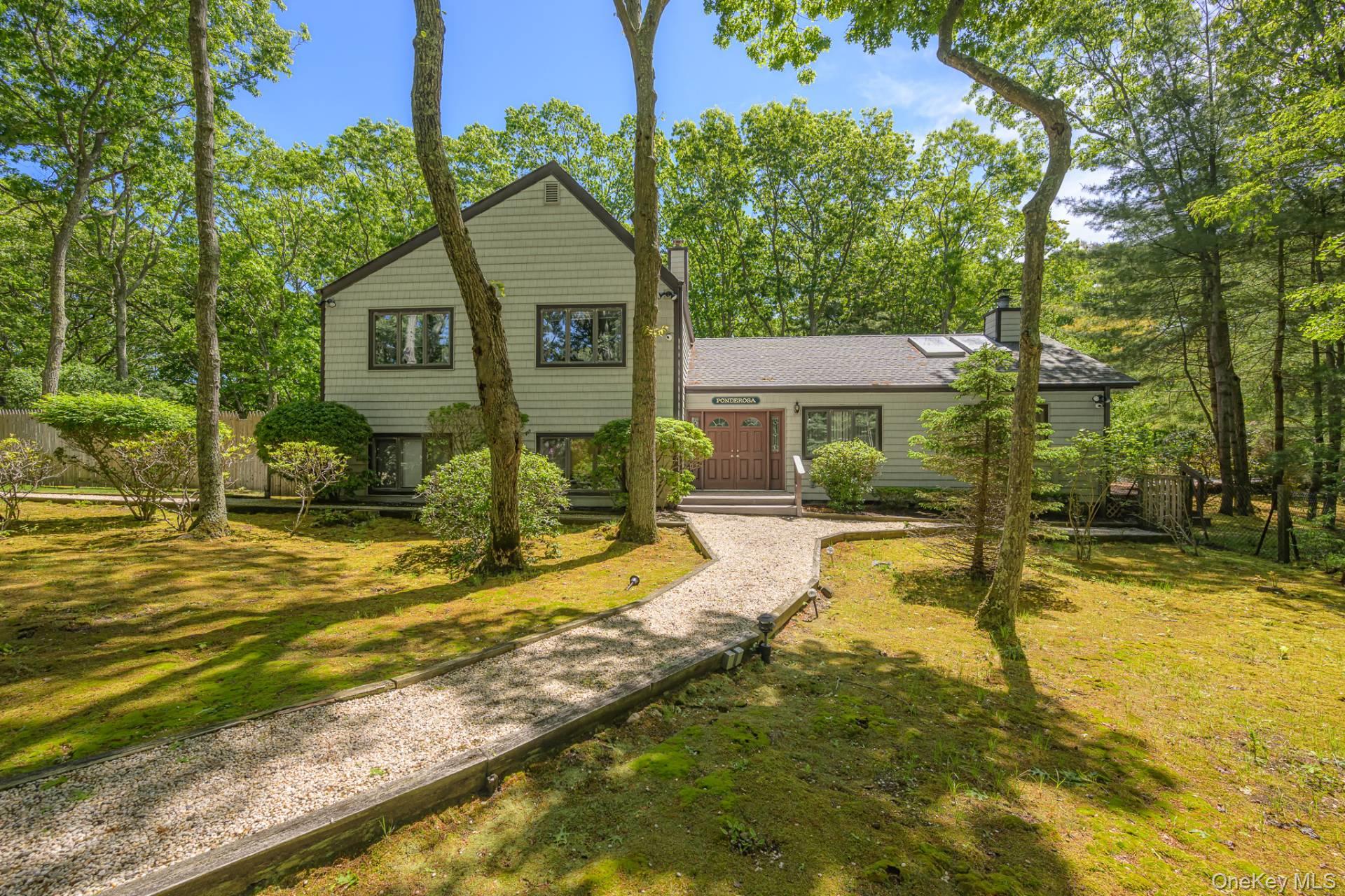10 Debbie Trail, Hampton Bays NY 11946