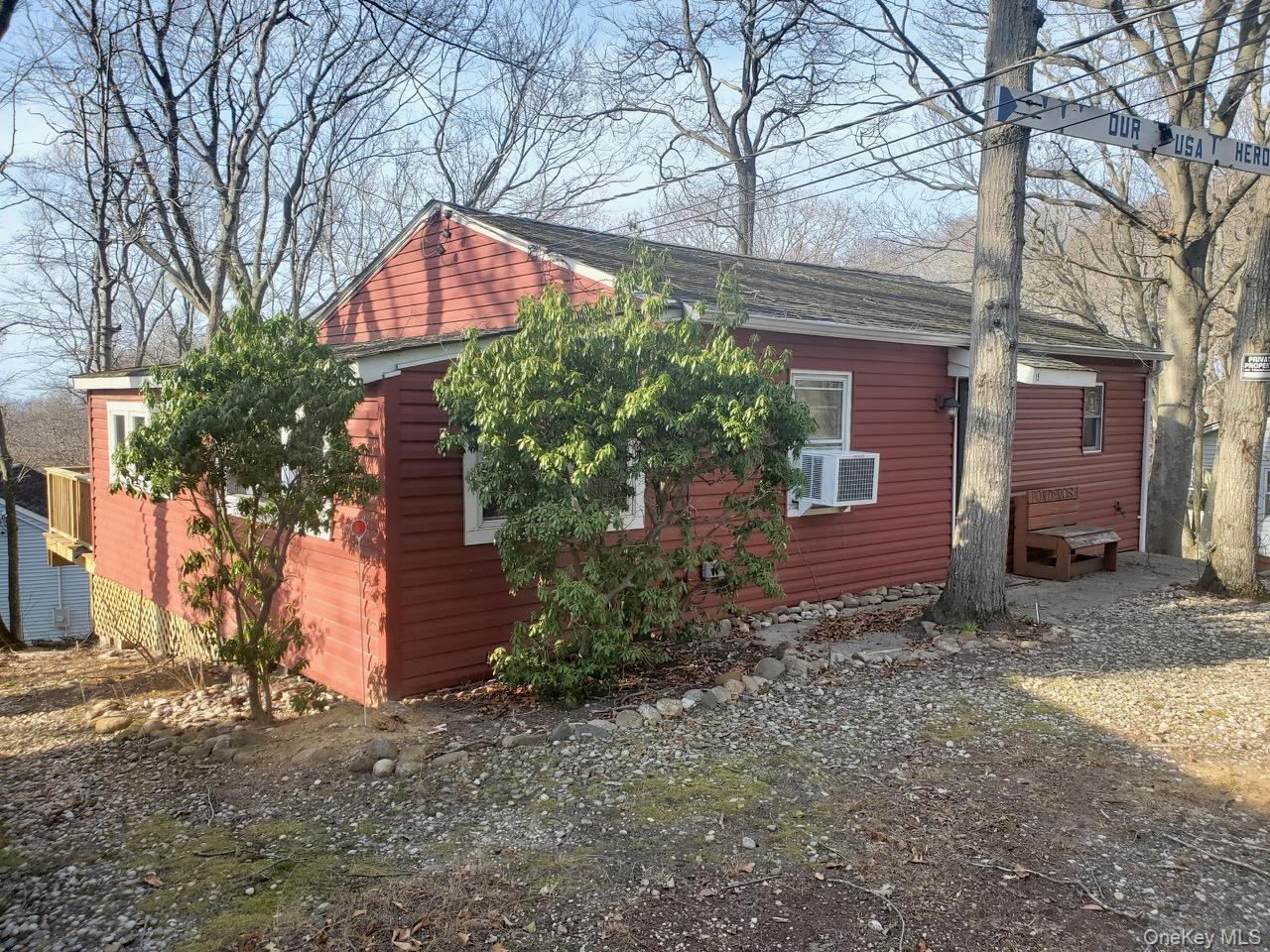 15 E Way Path, Baiting Hollow NY 11933