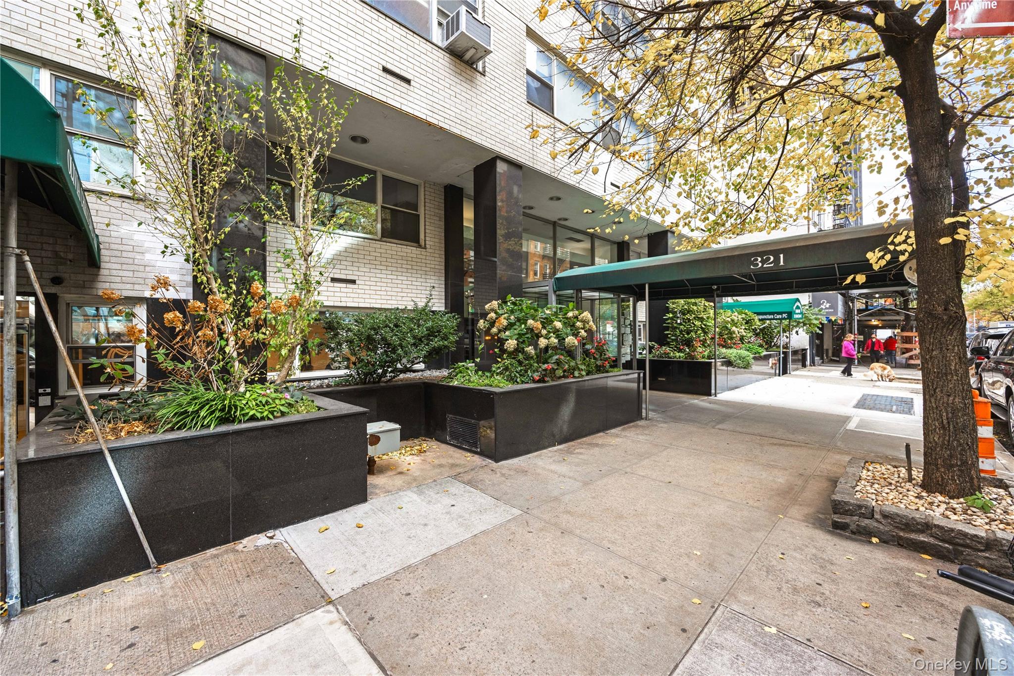 321 E 48th Street Unit 9D, Manhattan NY 10017