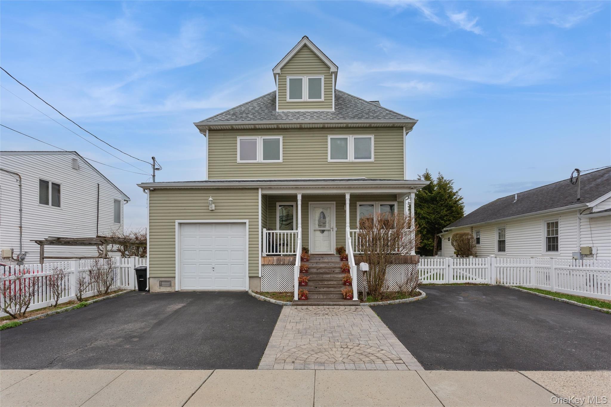 271 Arthur Street, Freeport NY 11520