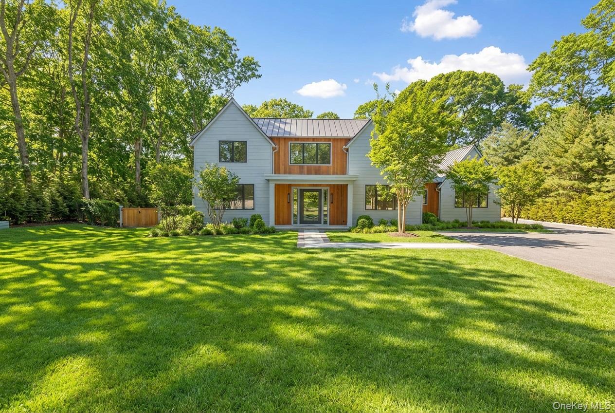 8 Ashwood Court, Southampton NY 11968