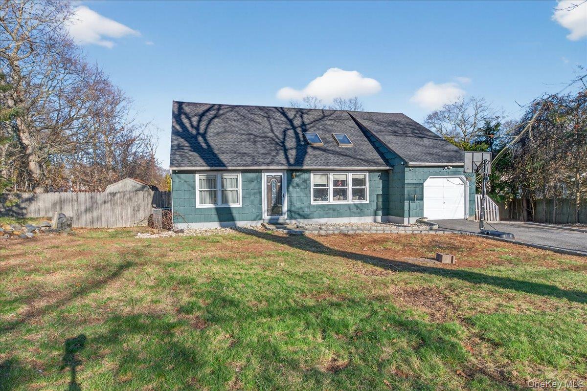 528 Lockwood Drive, Shirley NY 11967