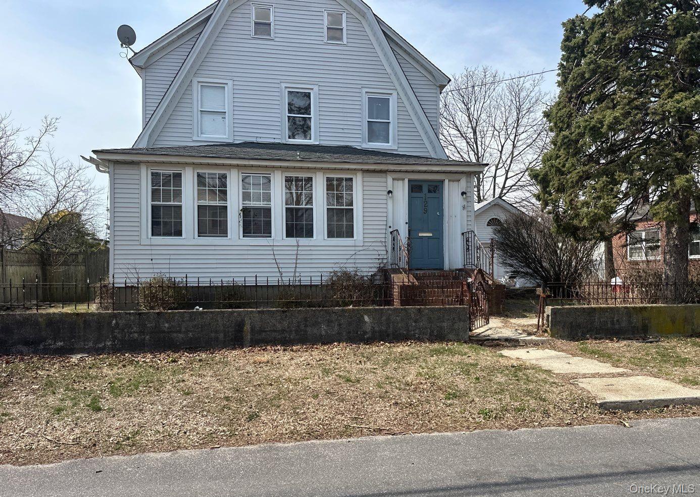 129 N 7th Street, Lindenhurst NY 11757