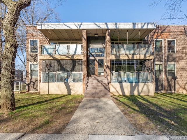 12425 Flatlands Ave Flatlands Ave, Brooklyn NY 11208