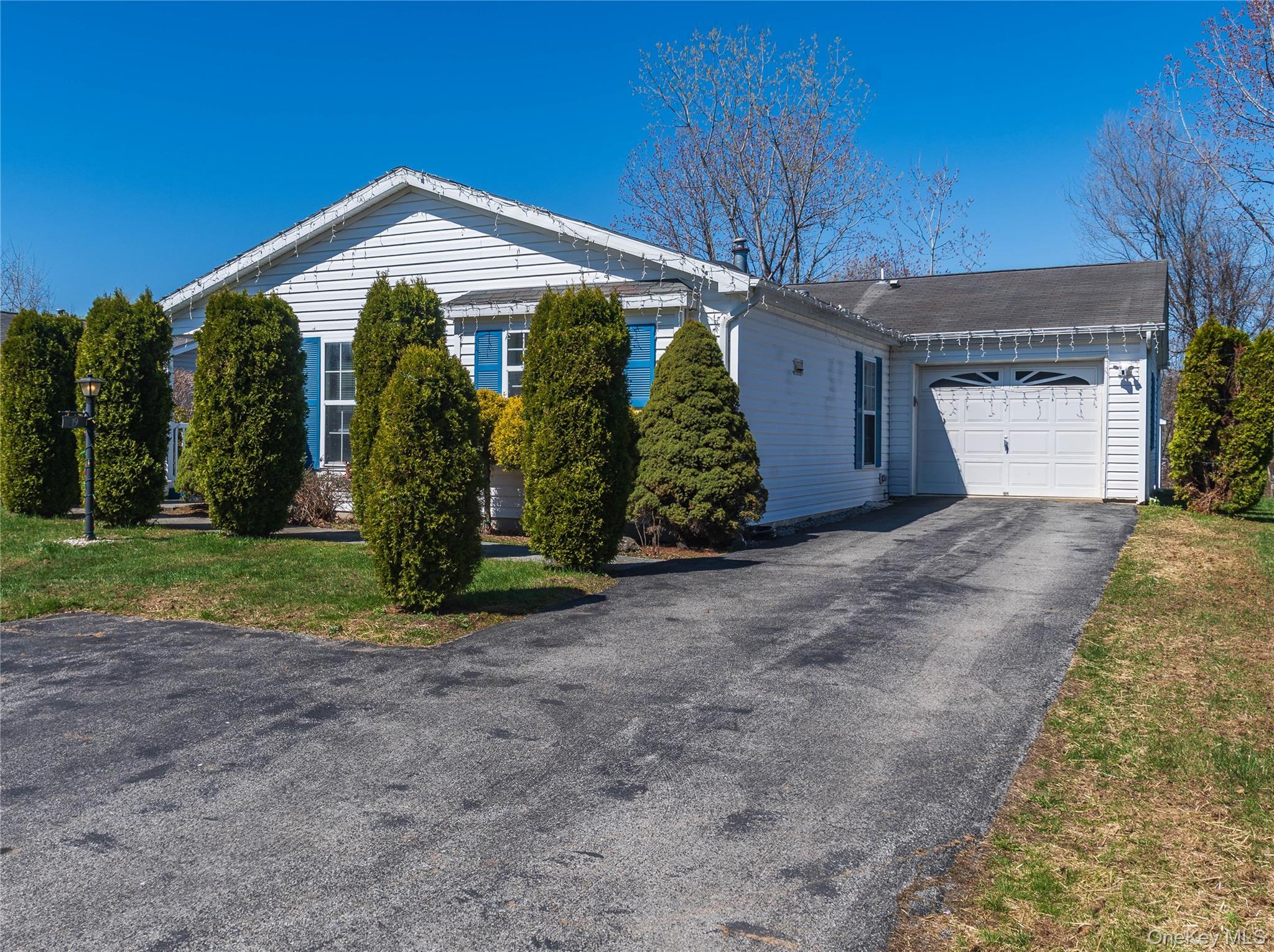 19 Biscayne Blvd, Poughkeepsie NY 12603