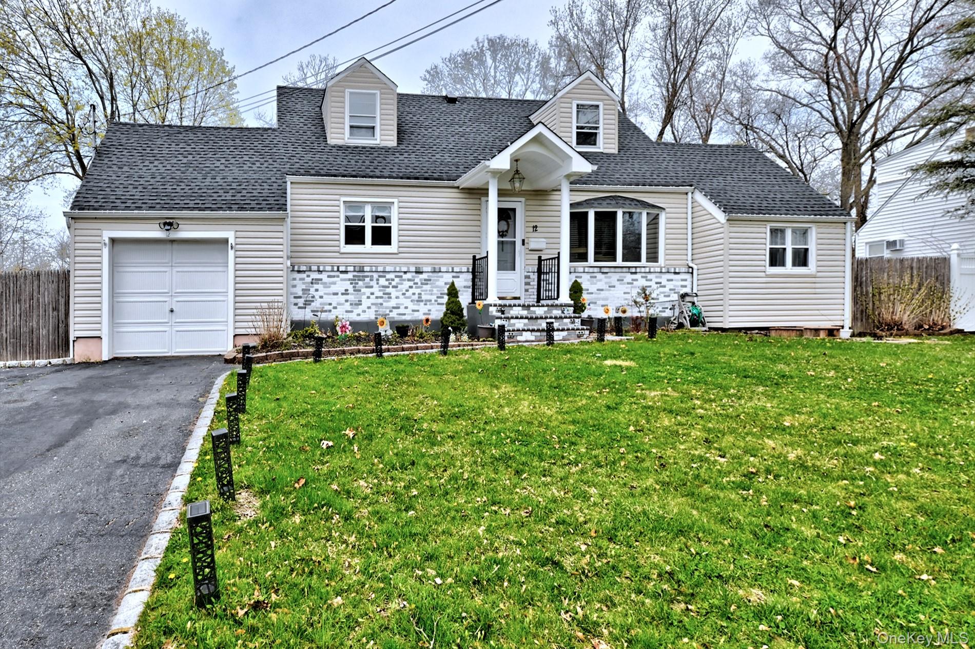 12 Bruce Lane, Kings Park NY 11754