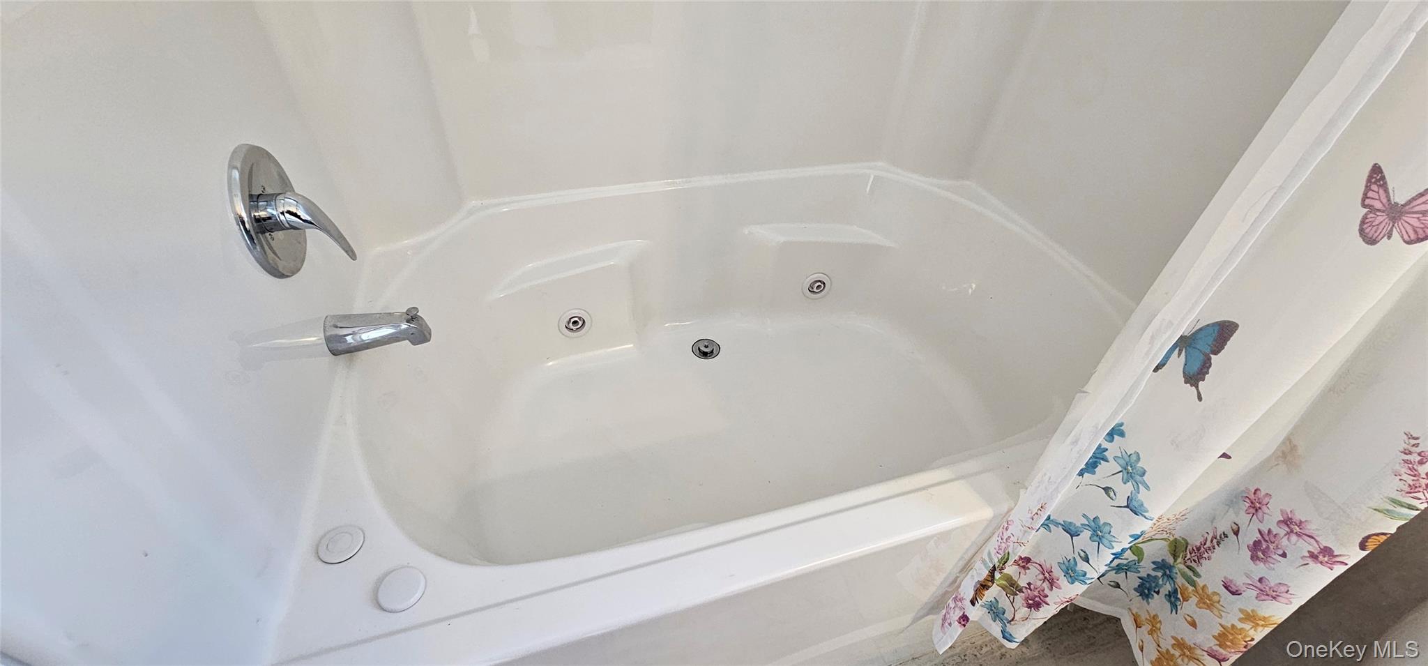 525-B26 Riverleigh Avenue Unit B26, Riverhead NY 11901