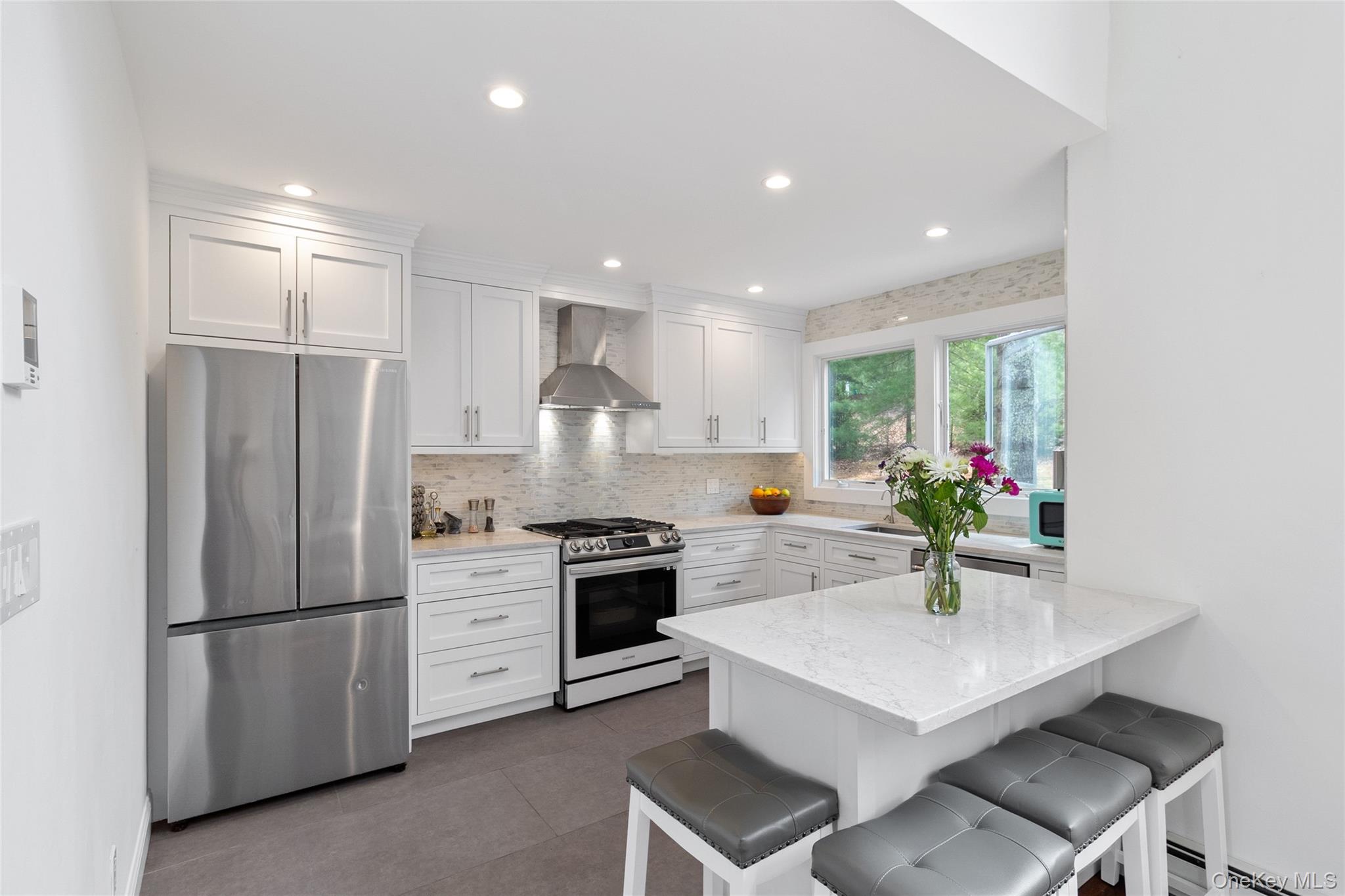 27 Ely Brook Road, East Hampton NY 11937