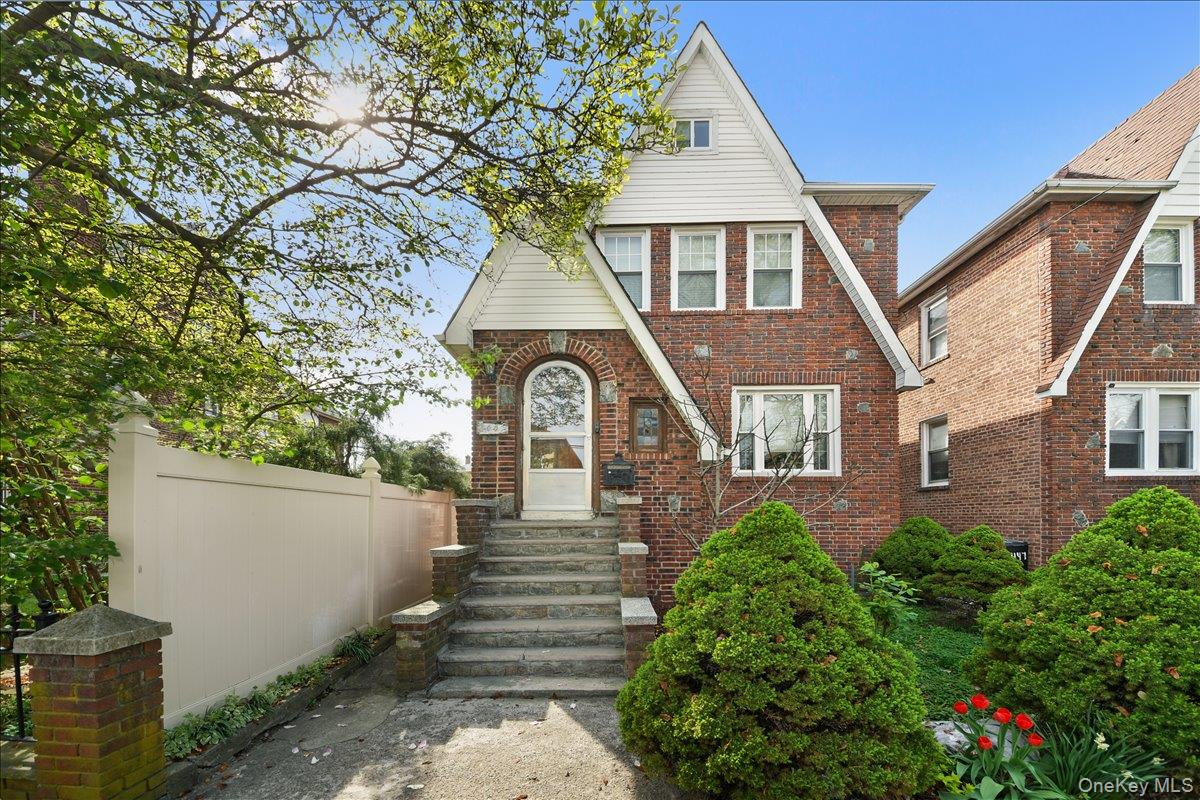 2445 Yates Avenue, Bronx NY 10469