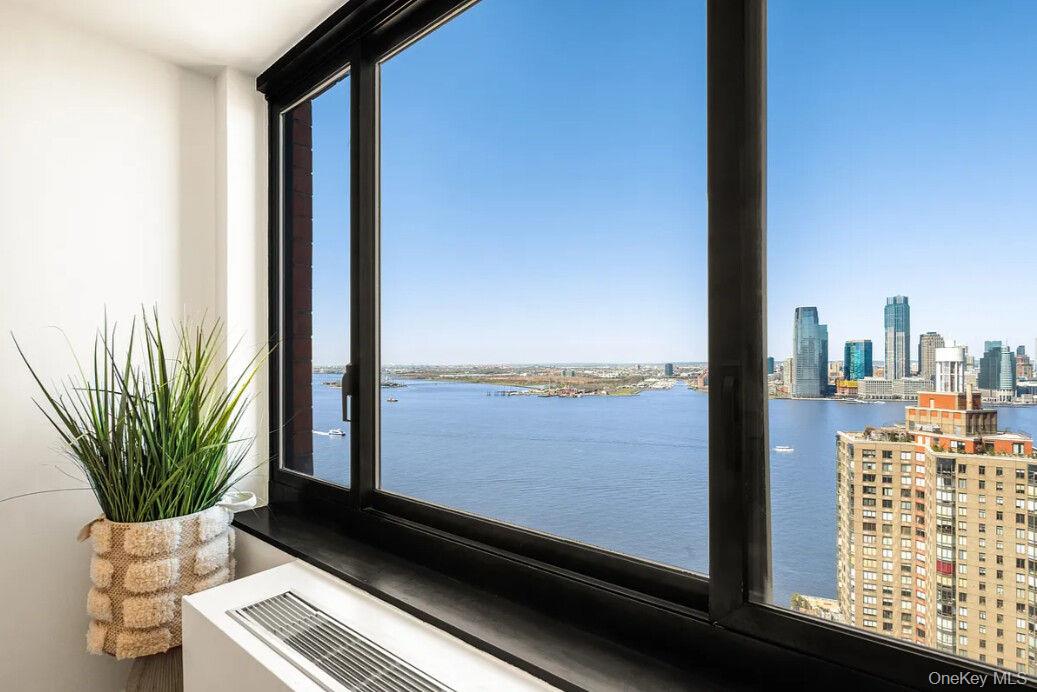200 RECTOR Place Unit 35C, Manhattan NY 10280