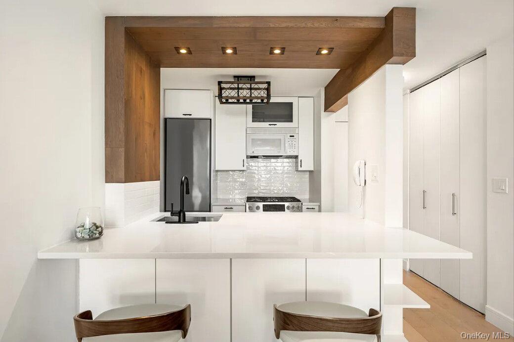 200 RECTOR Place Unit 35C, Manhattan NY 10280