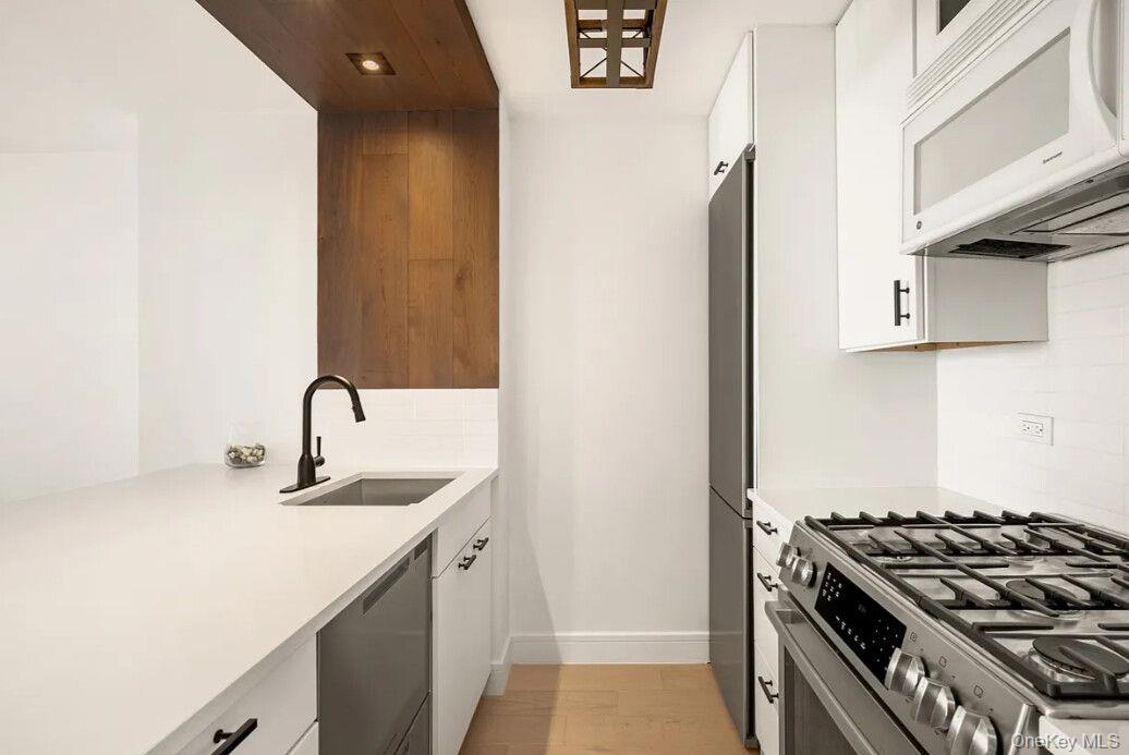 200 RECTOR Place Unit 35C, Manhattan NY 10280
