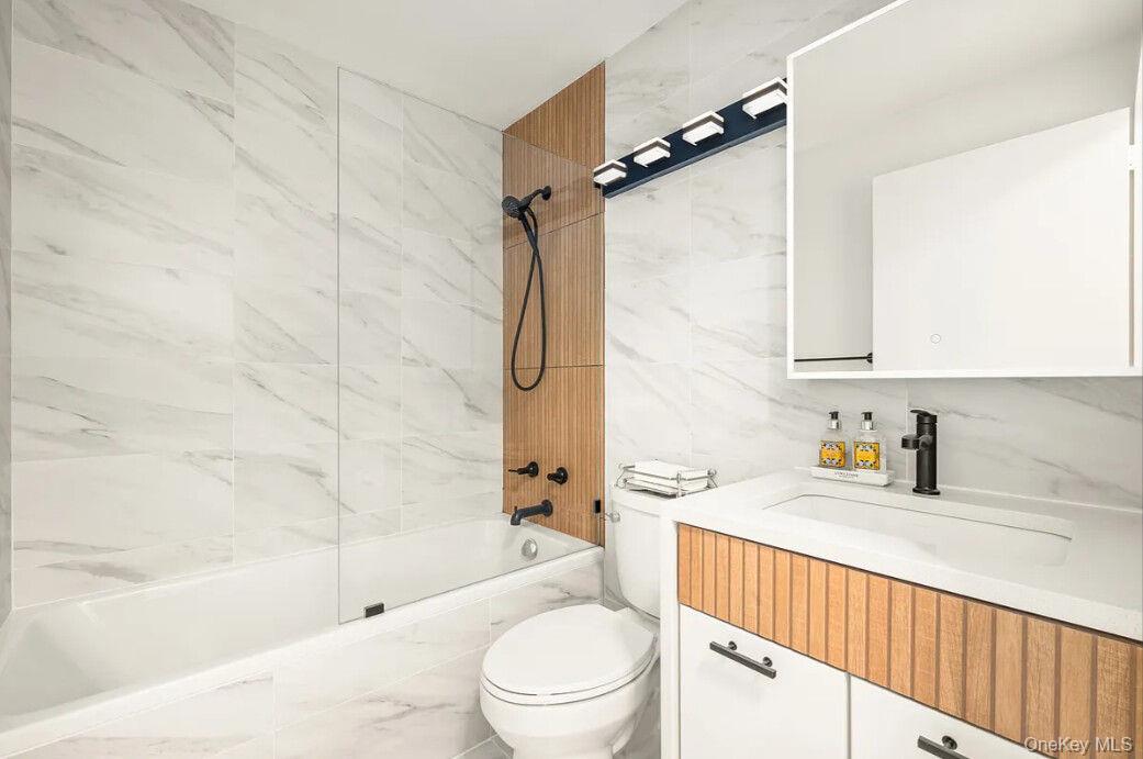 200 RECTOR Place Unit 35C, Manhattan NY 10280