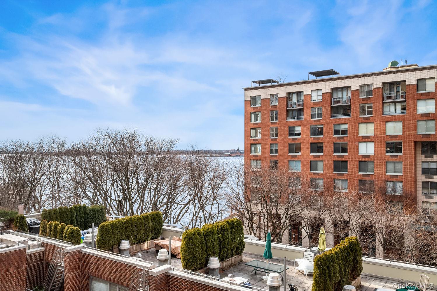 2 S END Avenue Unit 6V, Manhattan NY 10280