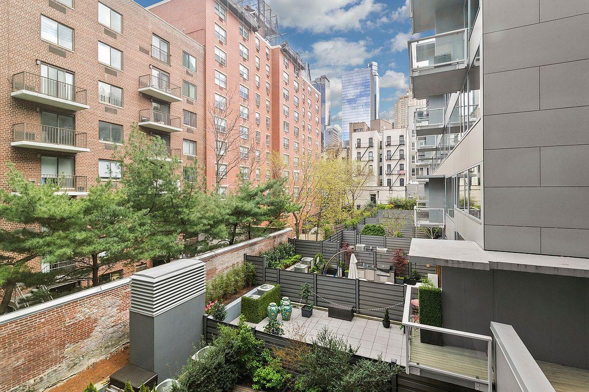 425 W 53RD Street Unit 301, Manhattan NY 10019