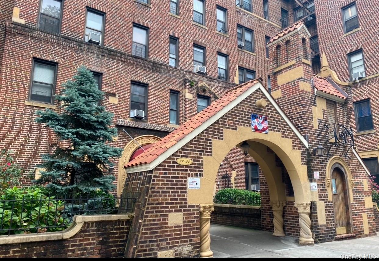 37-21 80TH Street Unit 4, Jackson Heights NY 11372