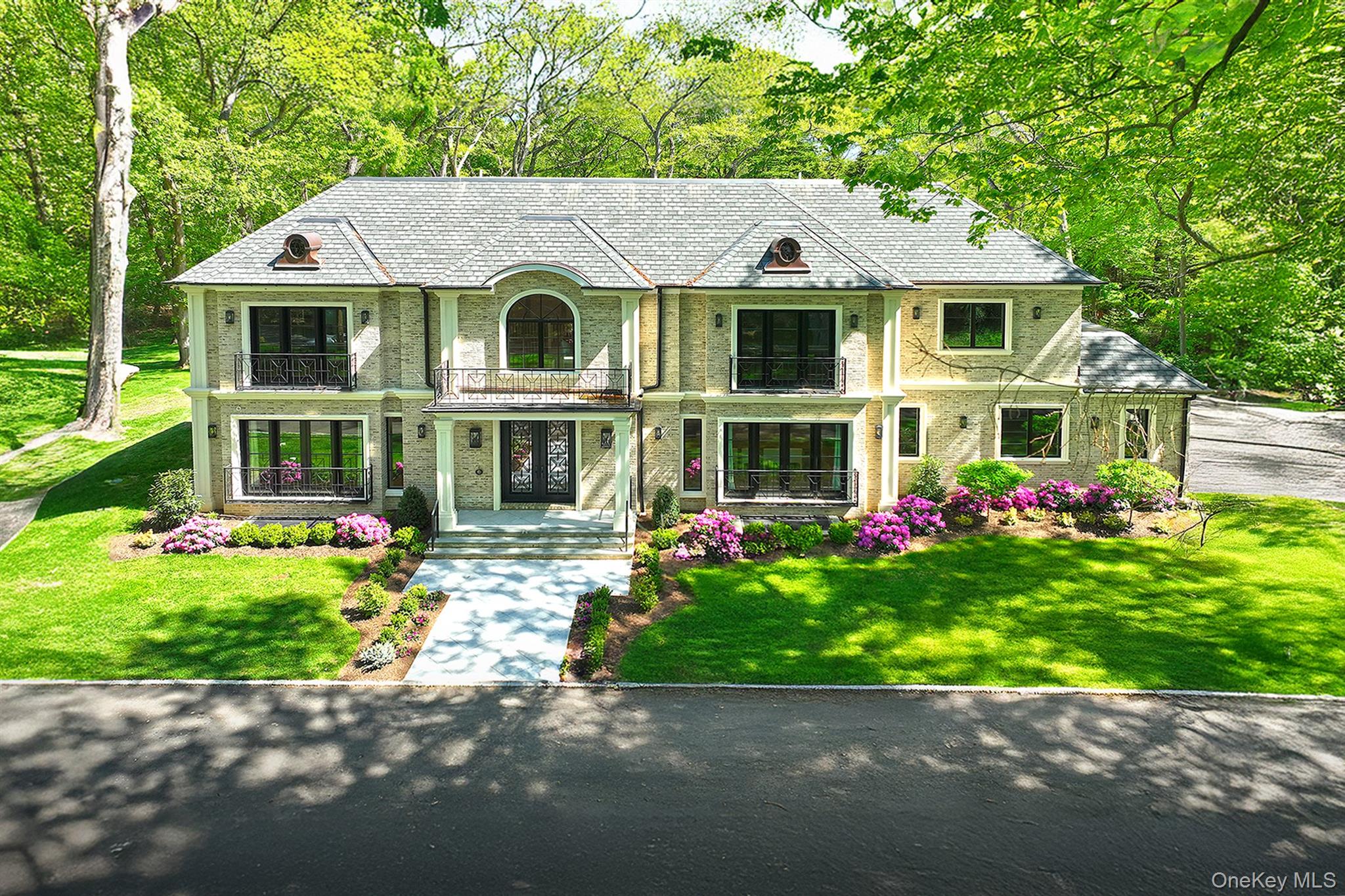 20 Knollwood Road, Brookville NY 11545