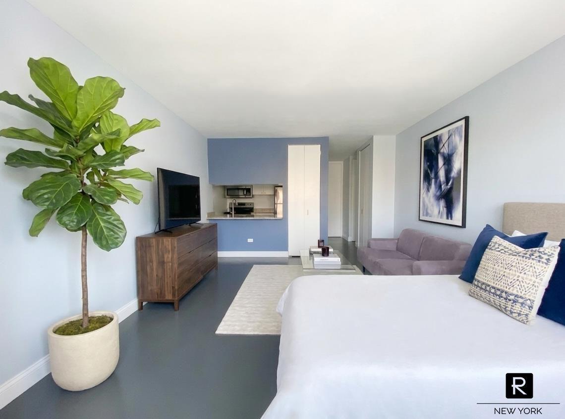 350 West 50th Street Unit 4-RR, Manhattan NY 10019