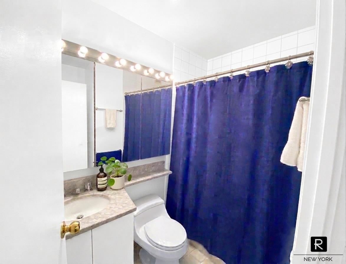 350 West 50th Street Unit 4-RR, Manhattan NY 10019