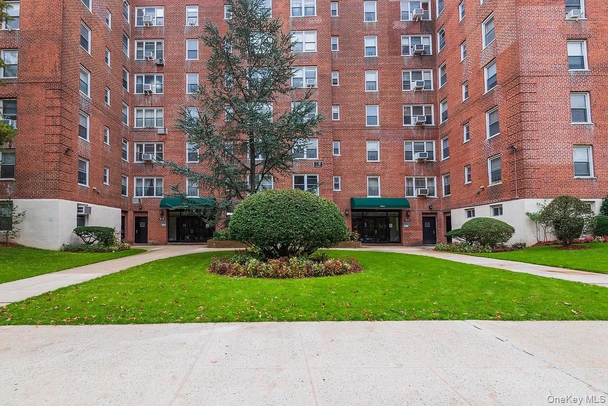 14214 26th Avenue Unit 3F, Flushing NY 11354