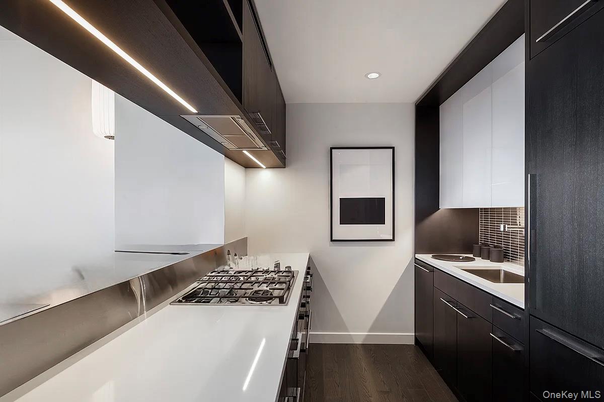 252 South Street Unit 33N, Manhattan NY 10002