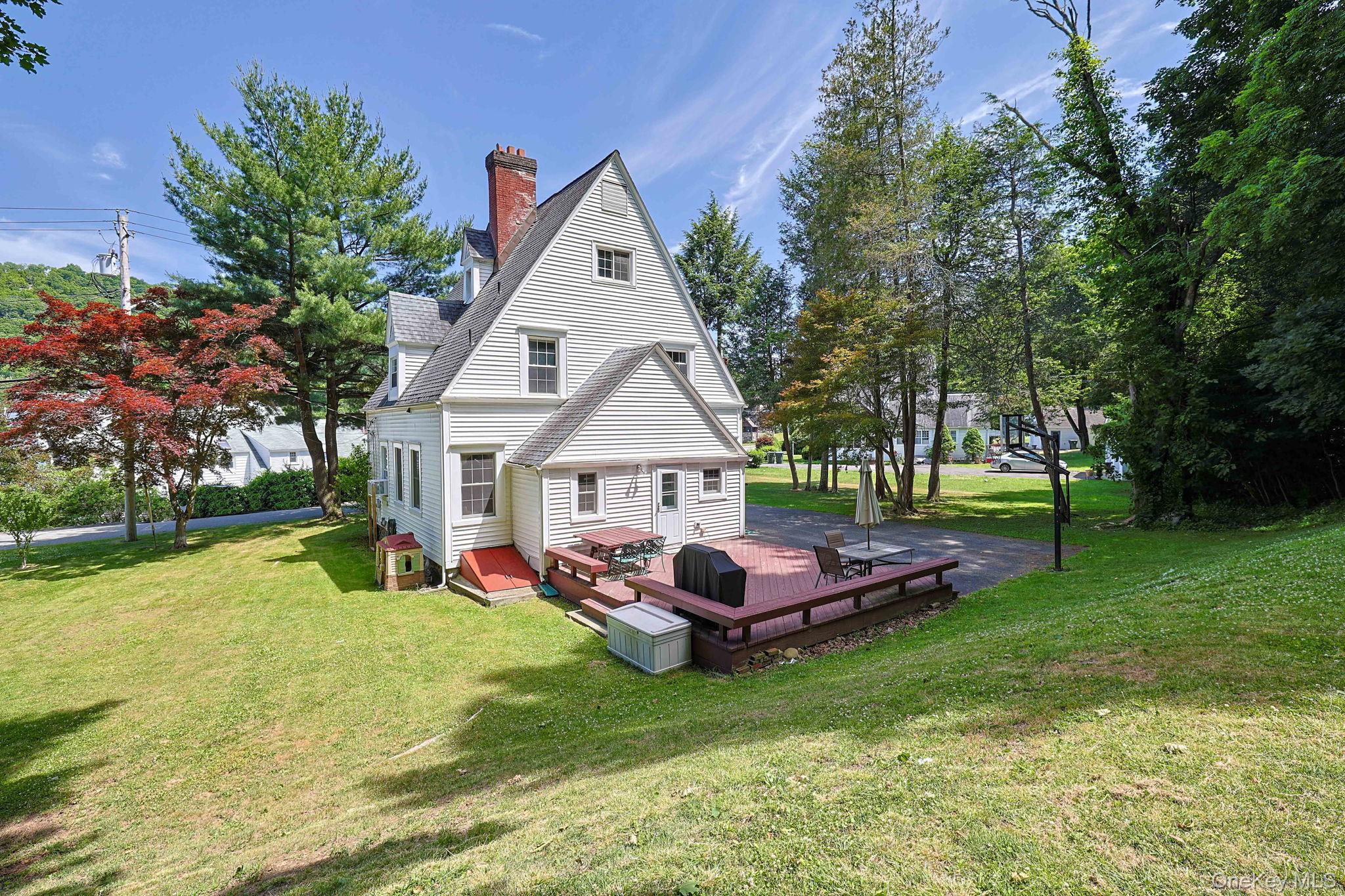 9 Library Road, Tuxedo Park NY 10987