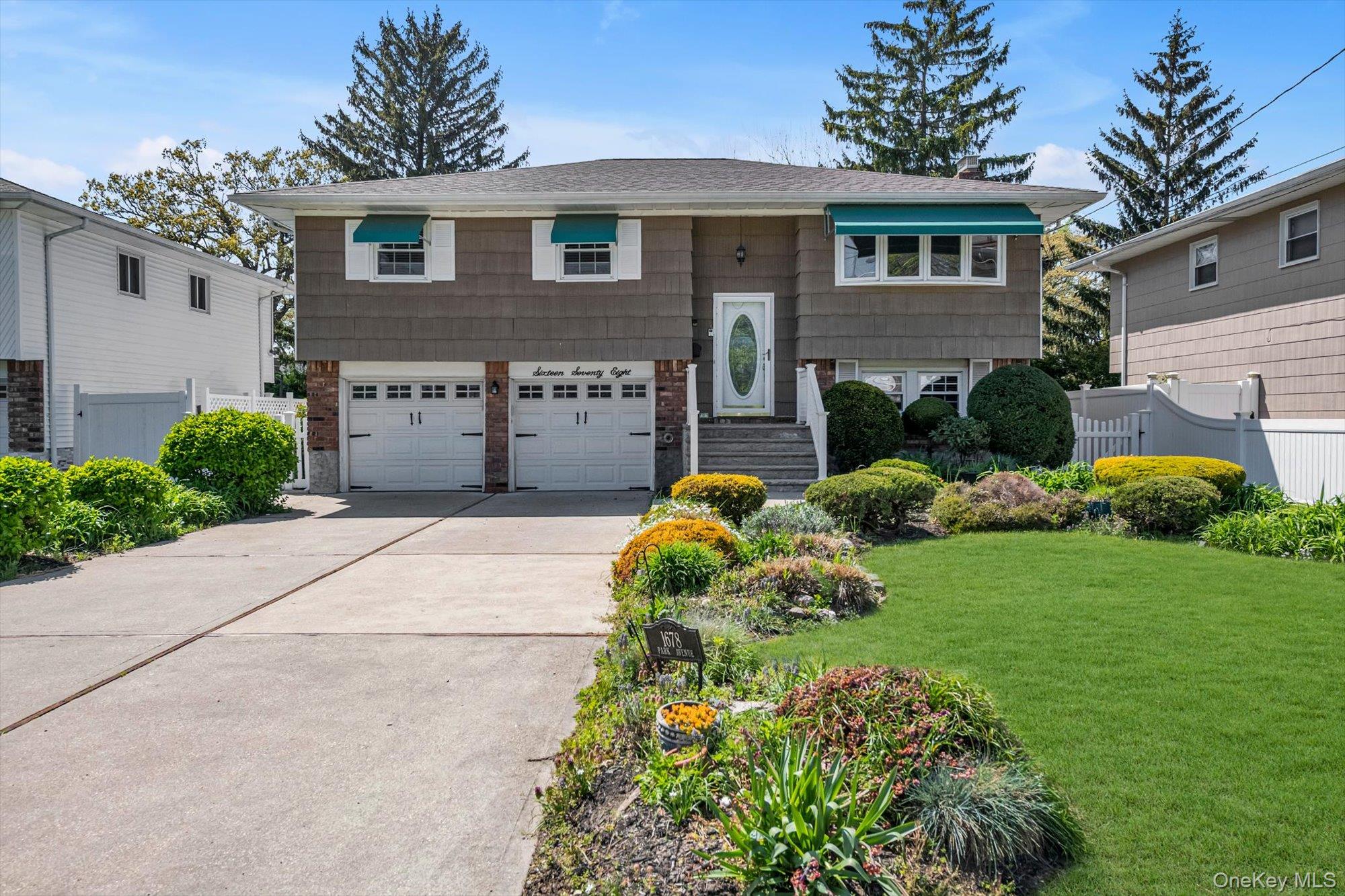 1678 Park Avenue, Merrick NY 11566