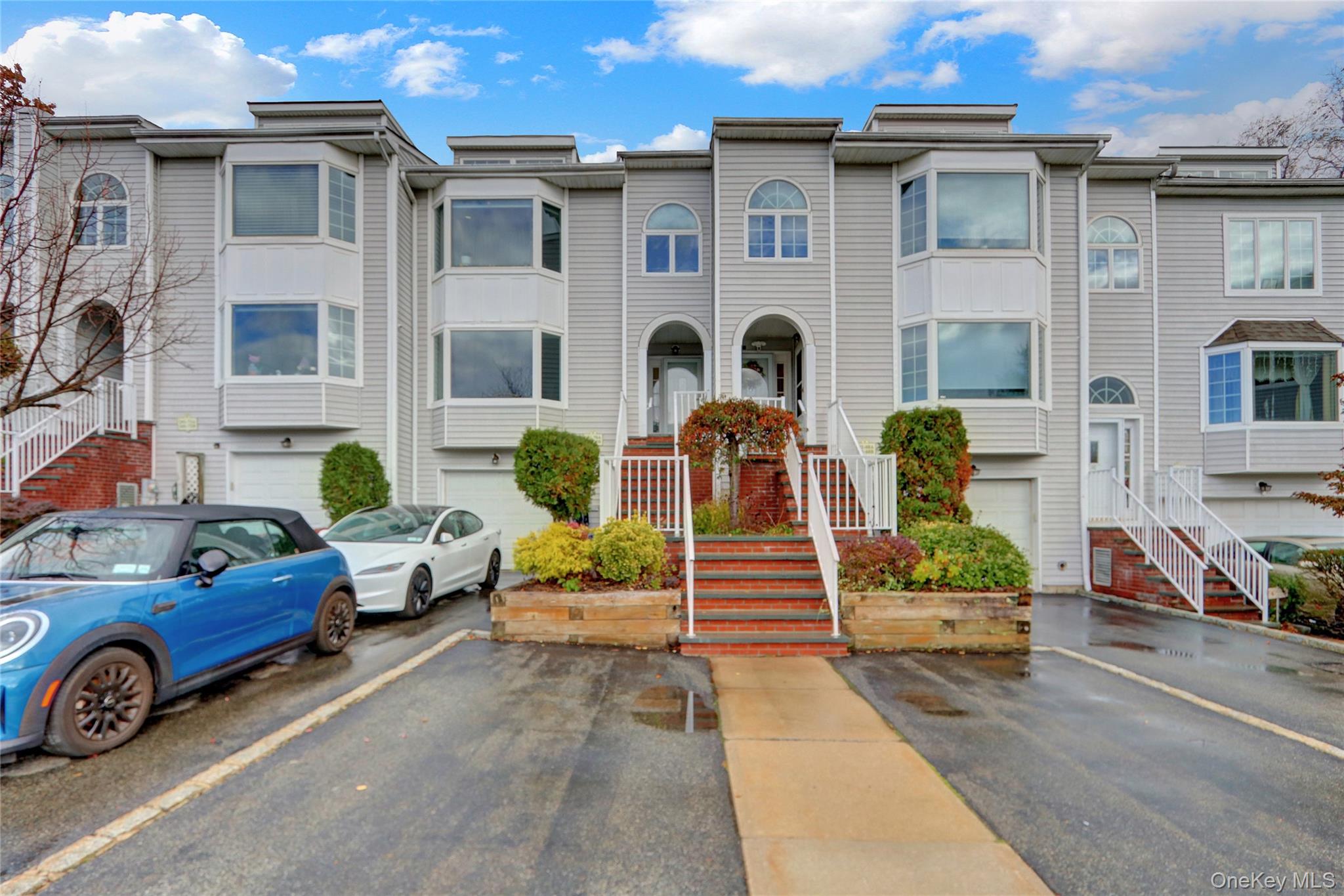 241-70 Oak Park Drive Unit 84B, Little Neck NY 11362