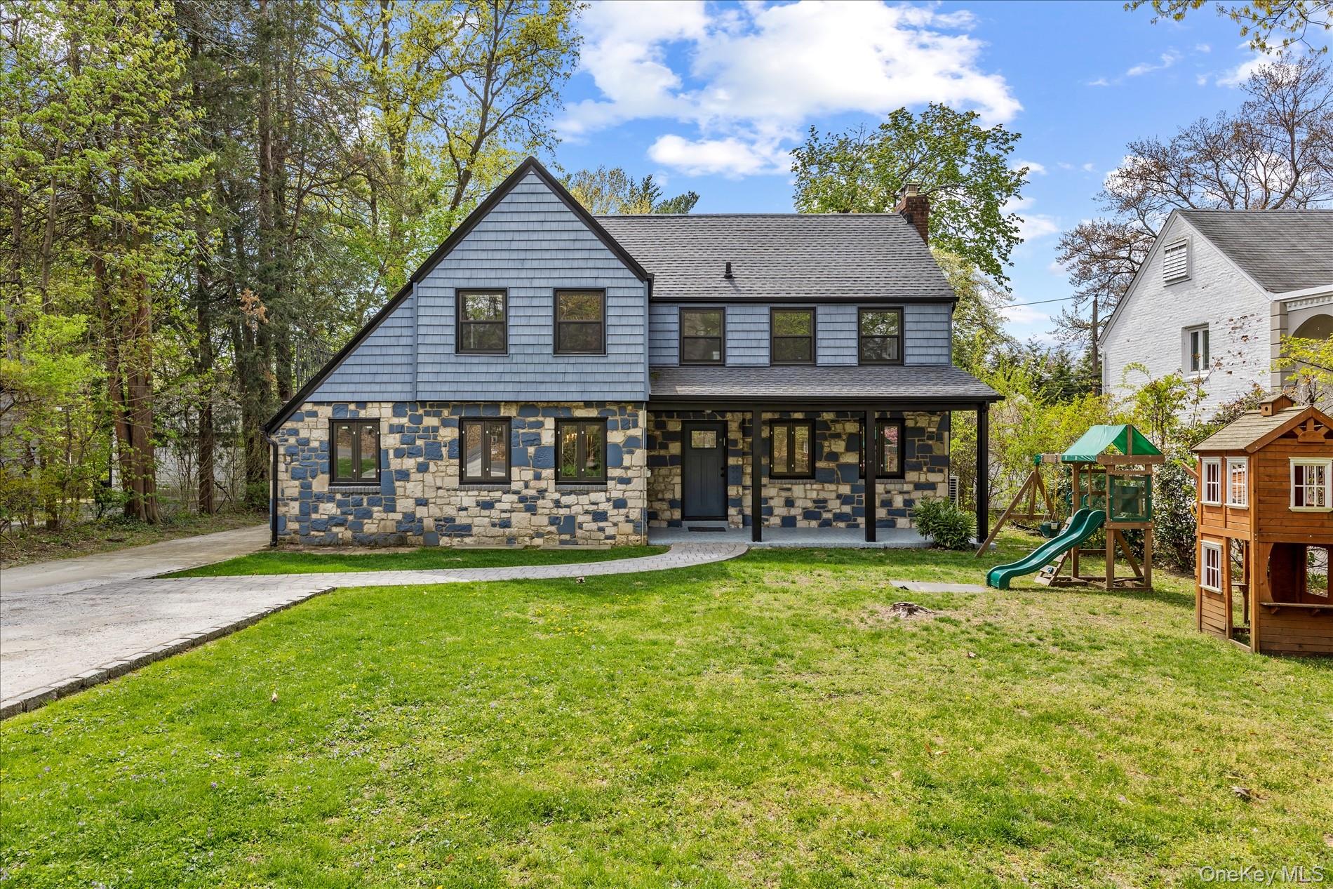 11 Brook Lane, Great Neck NY 11023