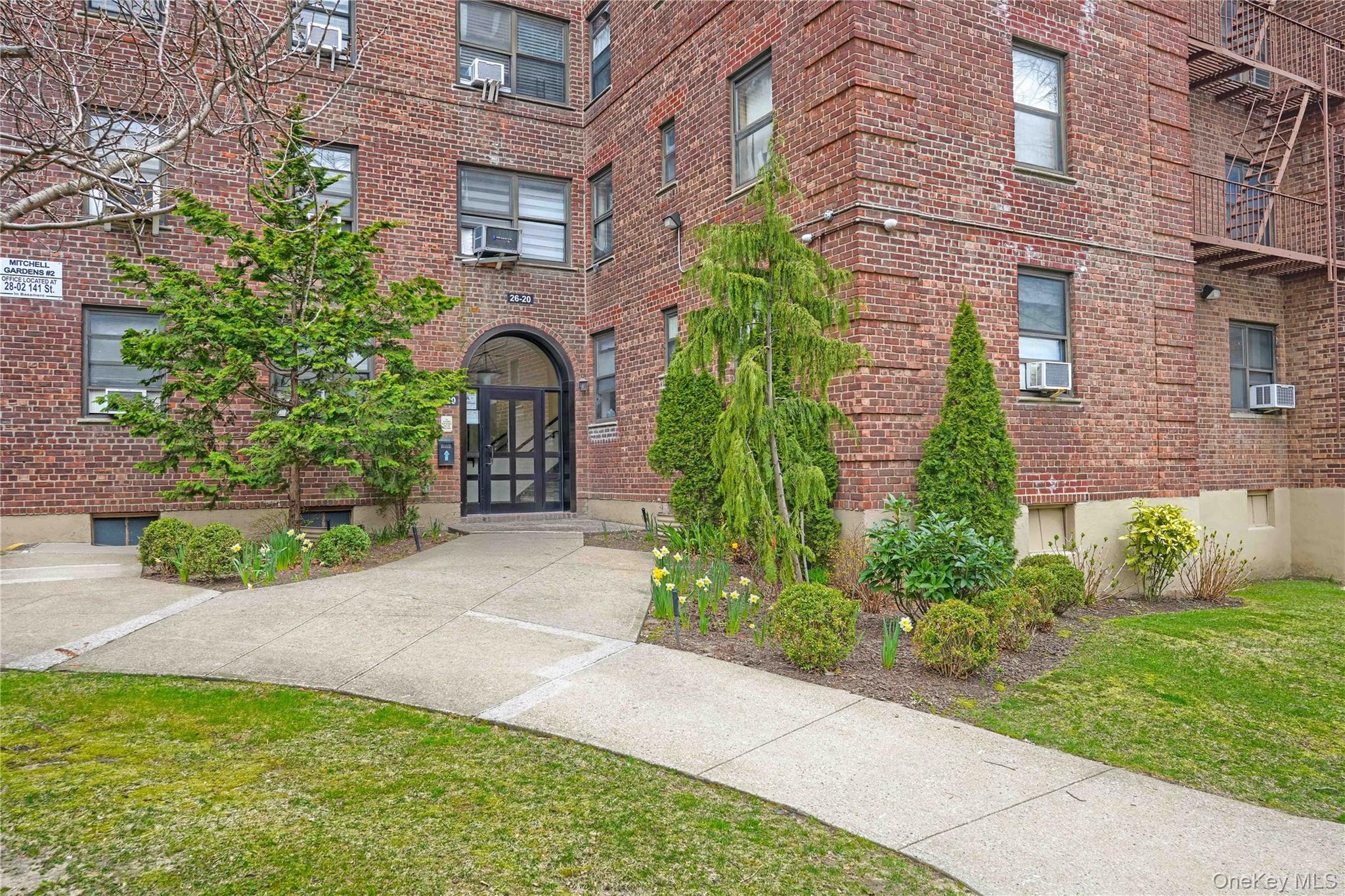 26-20 141st Street Unit 2G, Flushing NY 11354