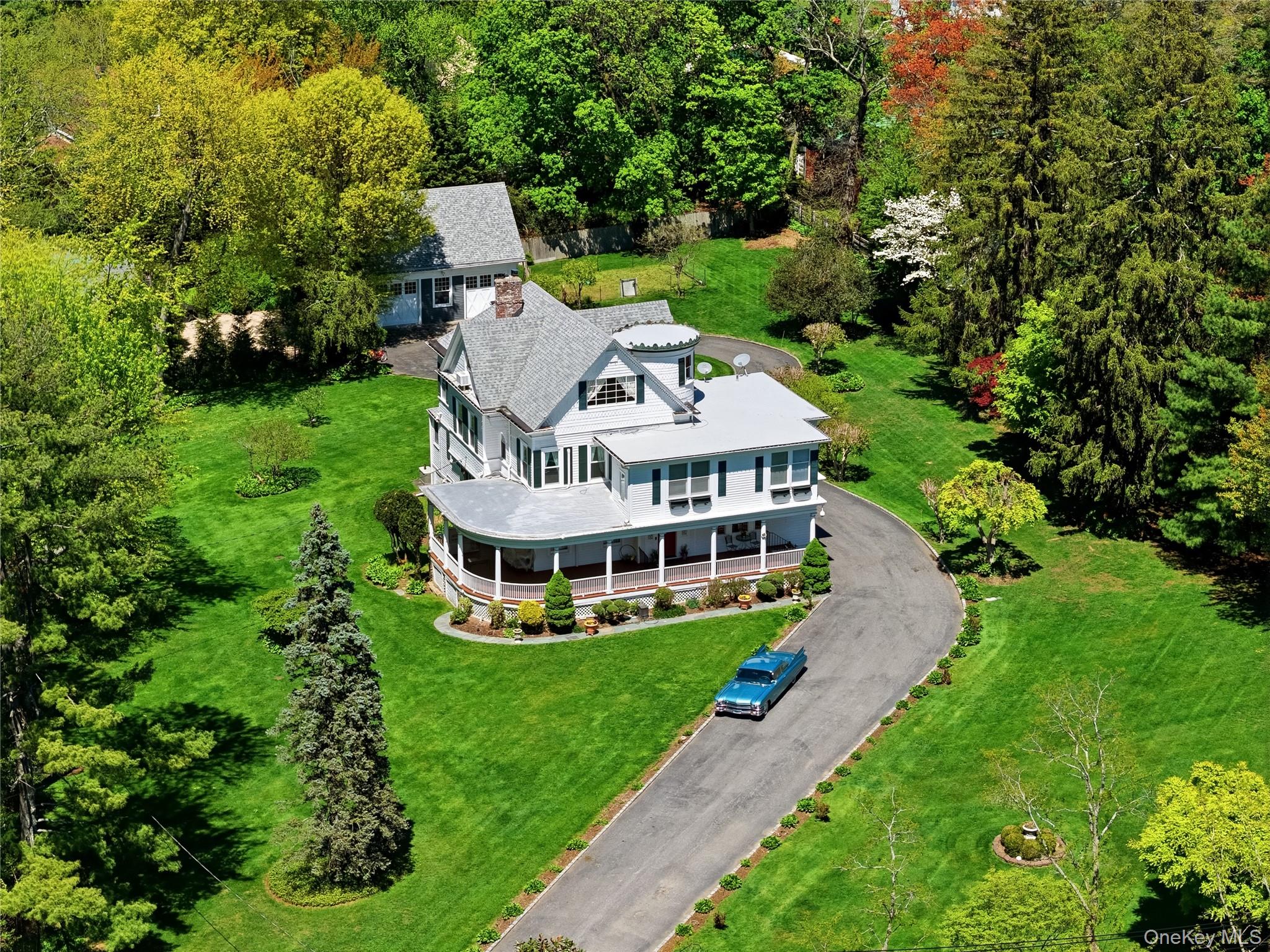 89 Duck Pond Road, Glen Cove NY 11542