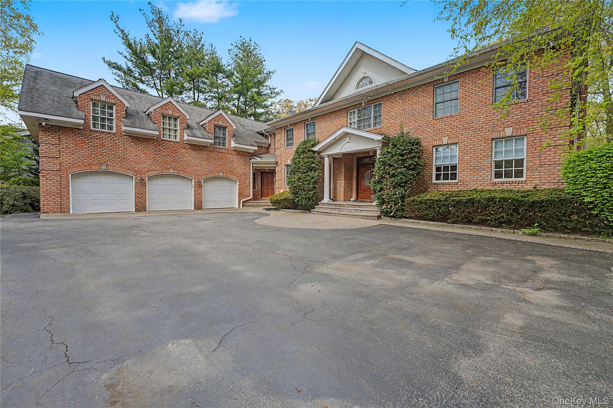 12 Chauncey Place, Woodbury NY 11797