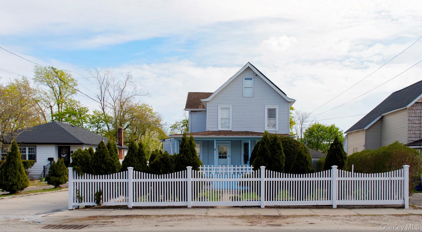 8 Brightside Avenue, Central Islip NY 11722