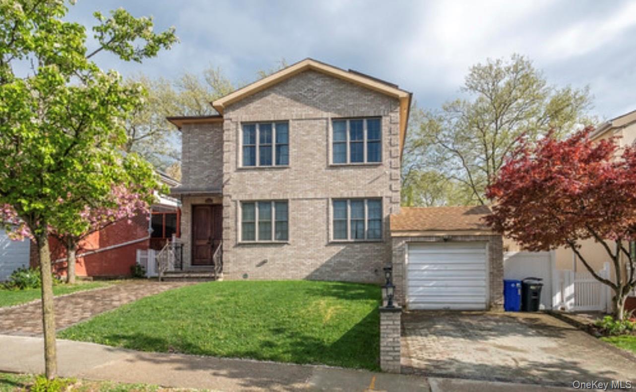 24814 Van Zandt Avenue, Little Neck NY 11362