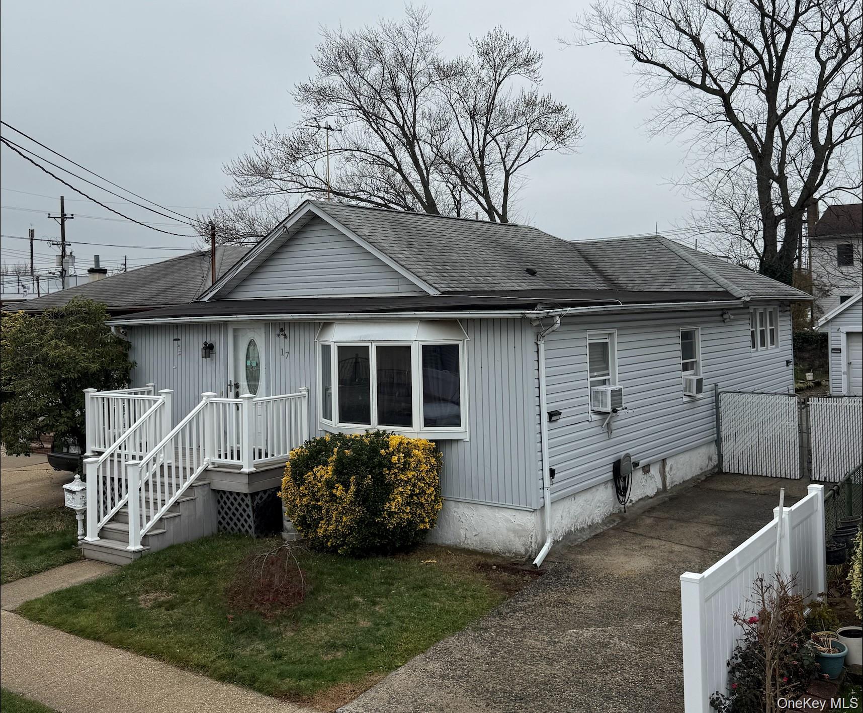 17 Litchfield Avenue, Elmont NY 11003
