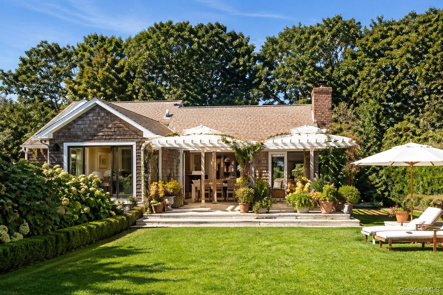 44 Straight Path, Southampton NY 11968