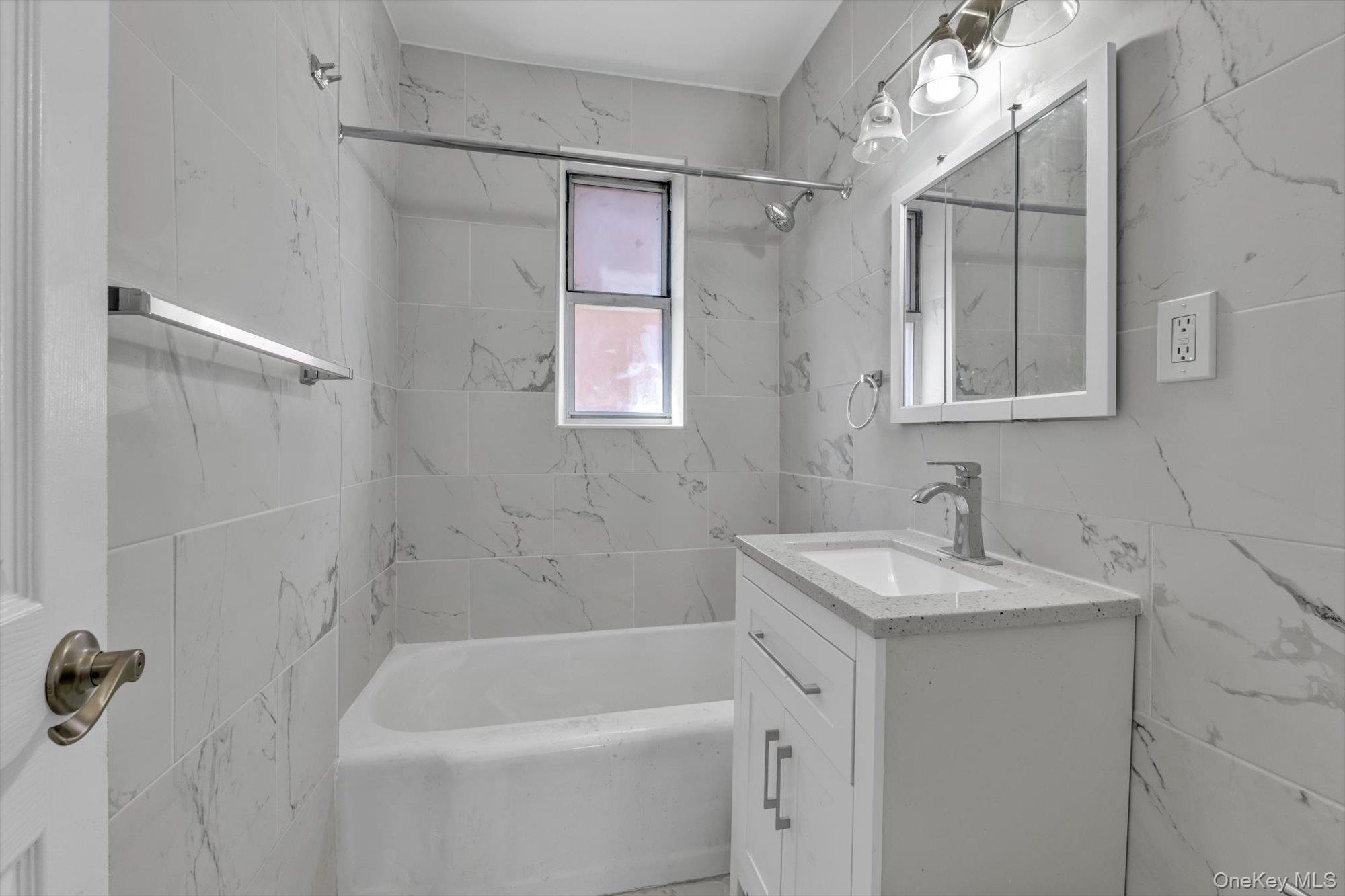 67-12 Yellowstone Boulevard Unit E9, Forest Hills NY 11375