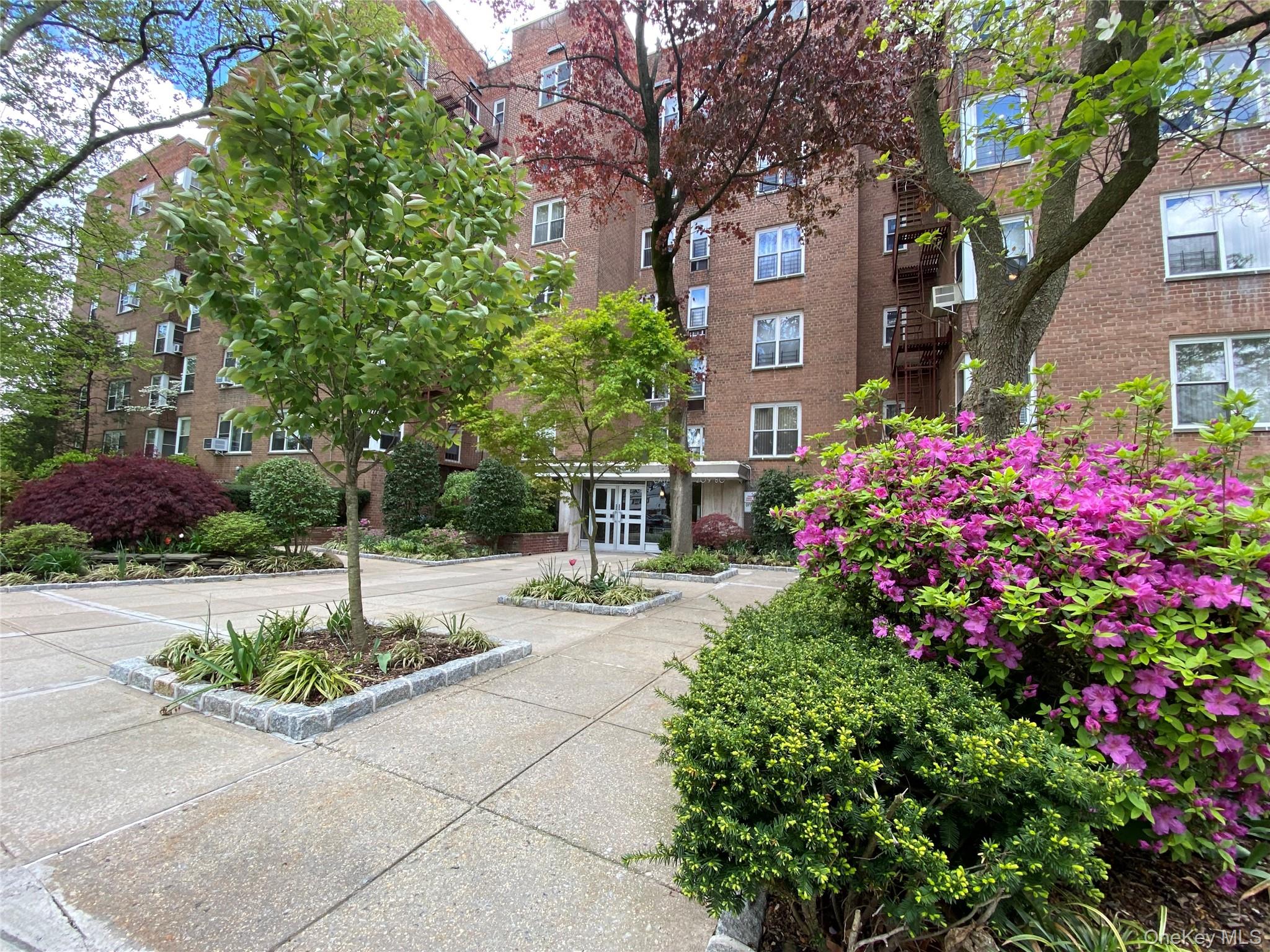 209-80 18th Avenue Unit 2G, Bayside NY 11360