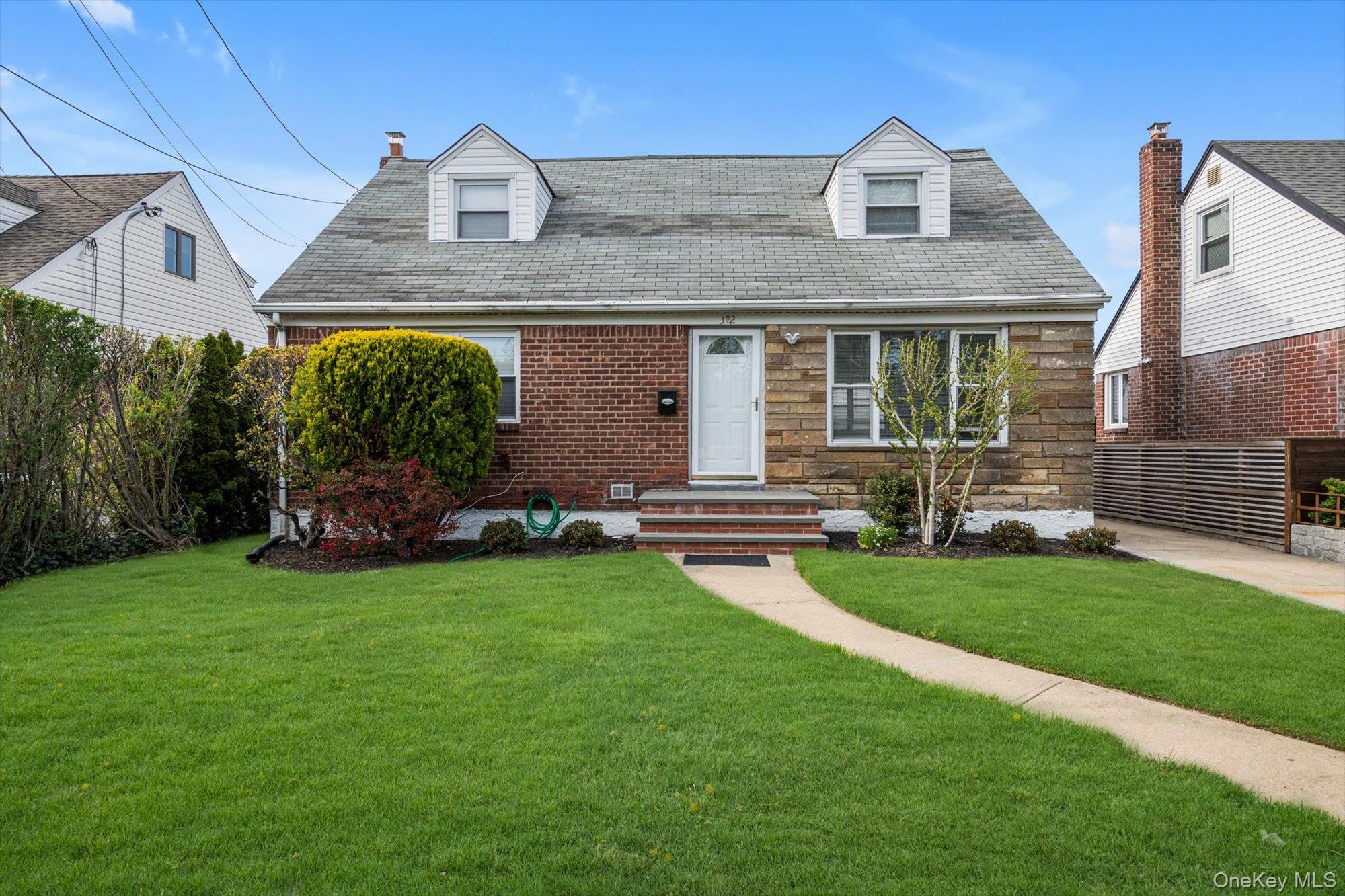 382 Old Country Road, Mineola NY 11501